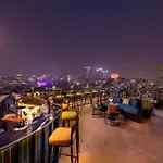 Le Premier Hotel & Rooftop Bar