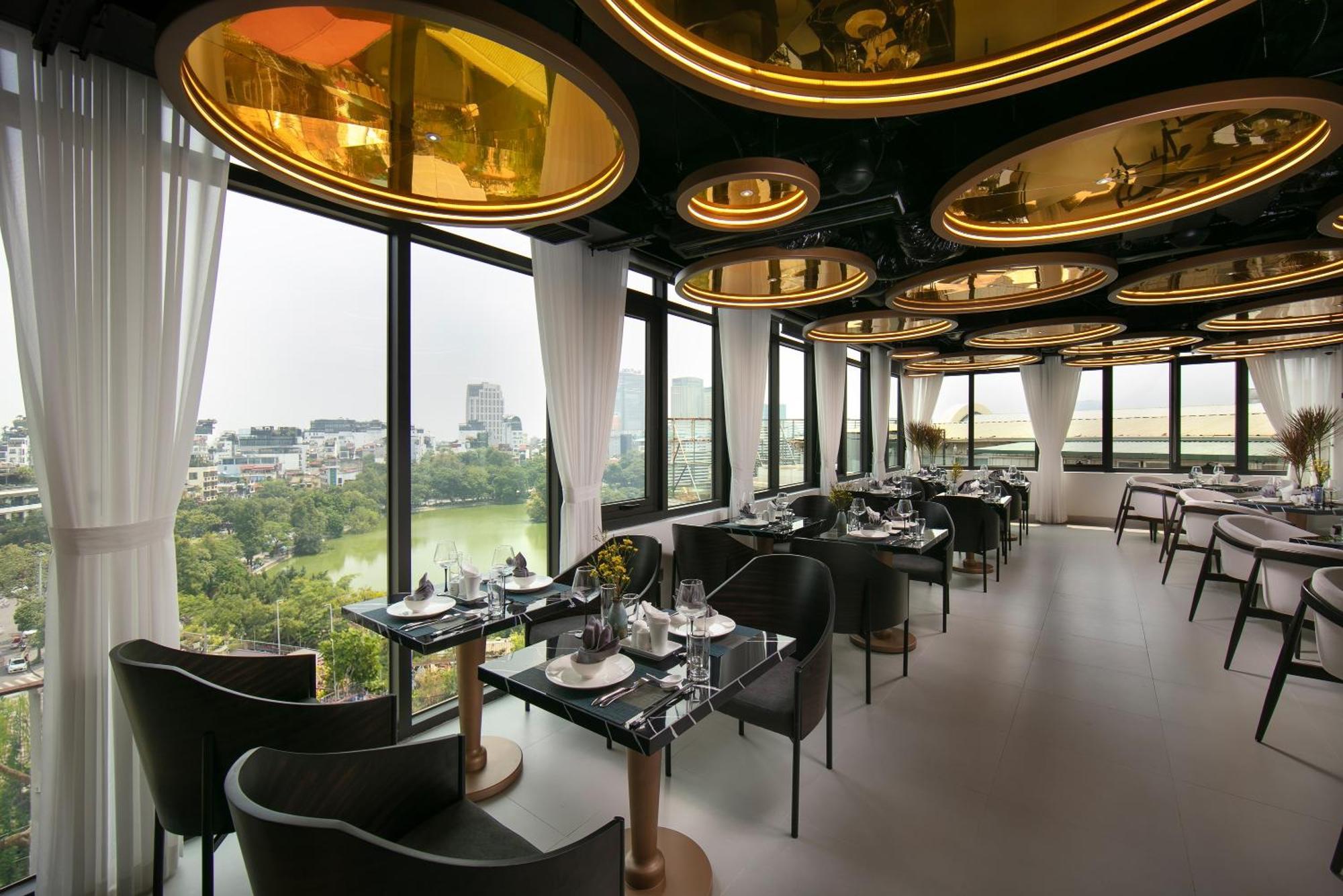 Le Premier & Rooftop Bar 4* Hà Nội