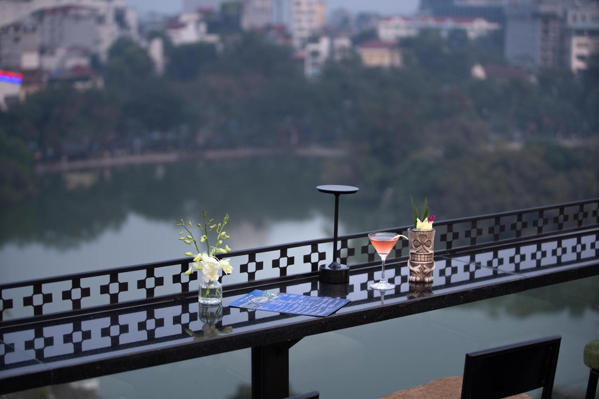 Le Premier & Rooftop Bar Khách sạn